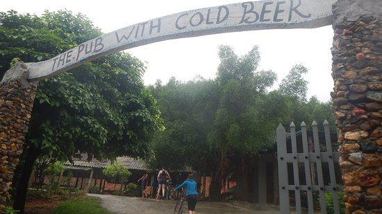 Bong Lai Valley: Pub with cold beer
