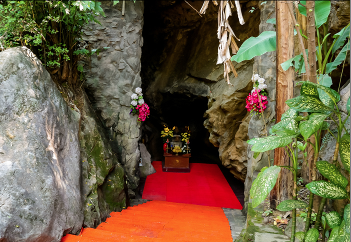 Phong Nha caves, 8 Lady cave, caves in vietnam